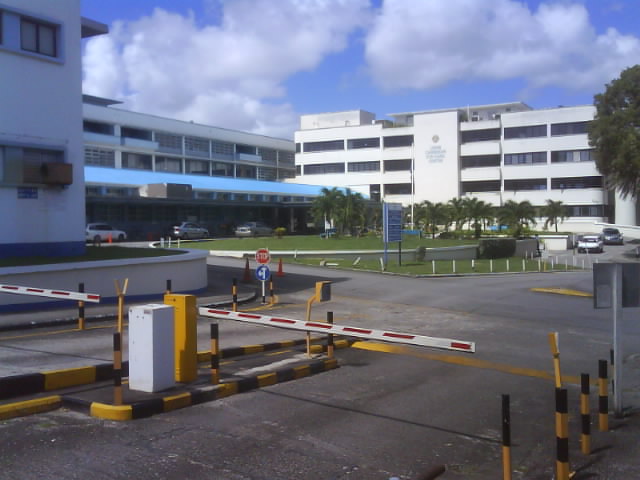 File:Barbados Queen Elizabeth Hospital, Bridgetown-2.jpg