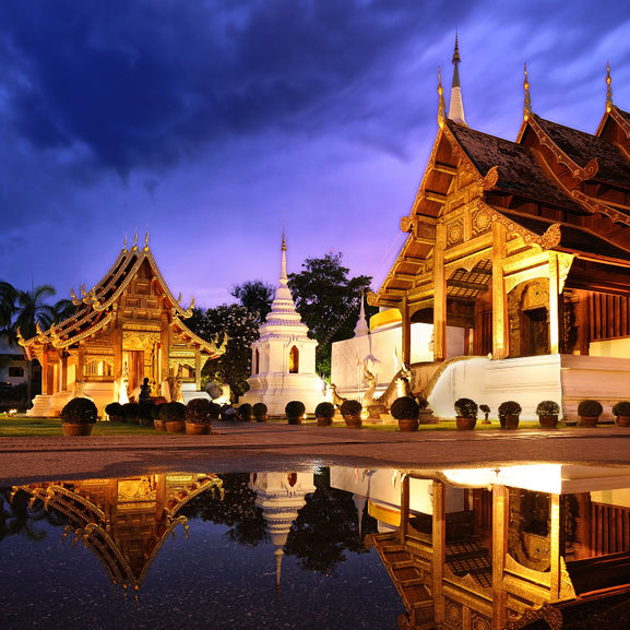 Phra Singh Temple Chiang Mai 2012.jpg